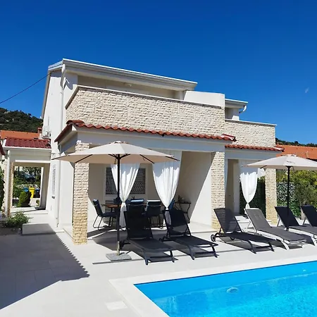 House Altea , Barbat On The Island Rab *